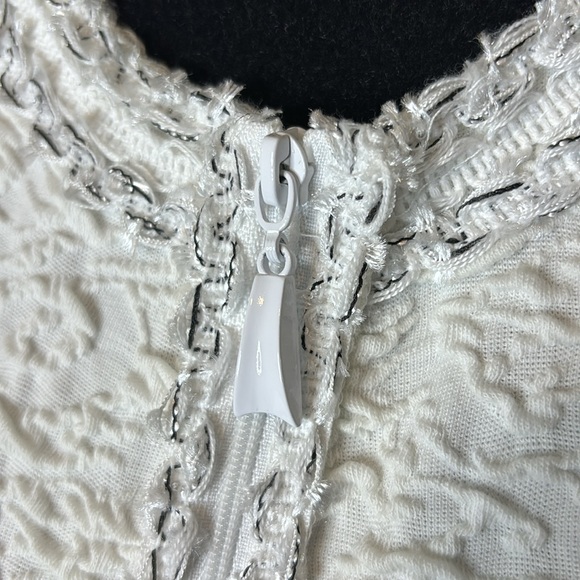 Laura Ashley size Medium Petite 3/4 sleeve zip up cardigan / blazer - Picture 8 of 12